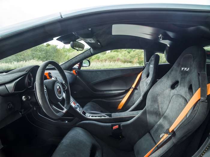 McLaren 675LT F1 GTR livery interior