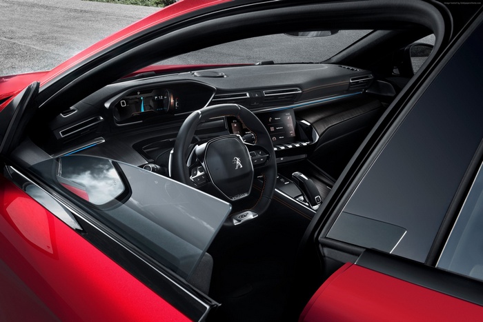 Peugeot 508 SW interior dashboard and steering wheel