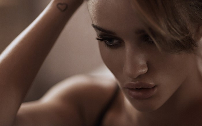 Rosie Huntington-Whiteley portrait with heart tattoo