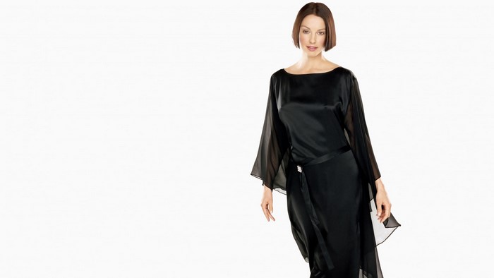 Ashley Judd in a black satin gown