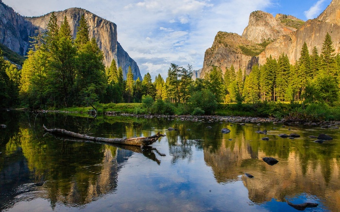 Yosemite Valley with Merced River and El Capitan