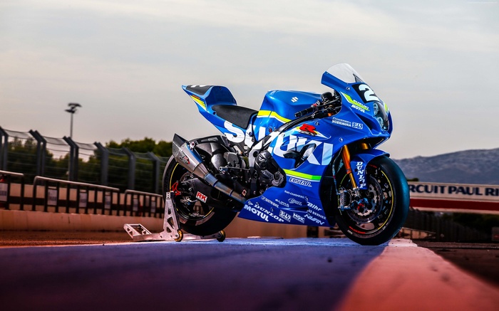 4K Suzuki GSX-R1000 Motorcycle on Track