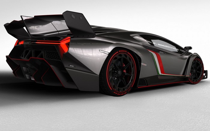 Lamborghini Veneno rear view with Italian flag livery