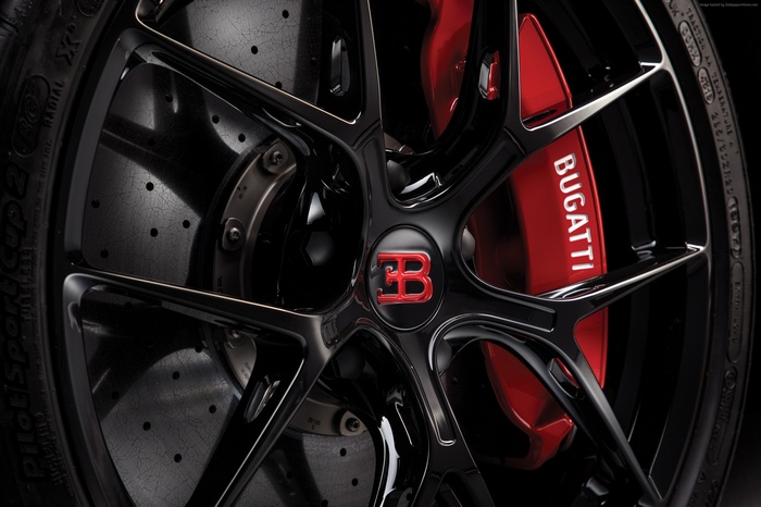 Bugatti Chiron Sport wheel and brake caliper