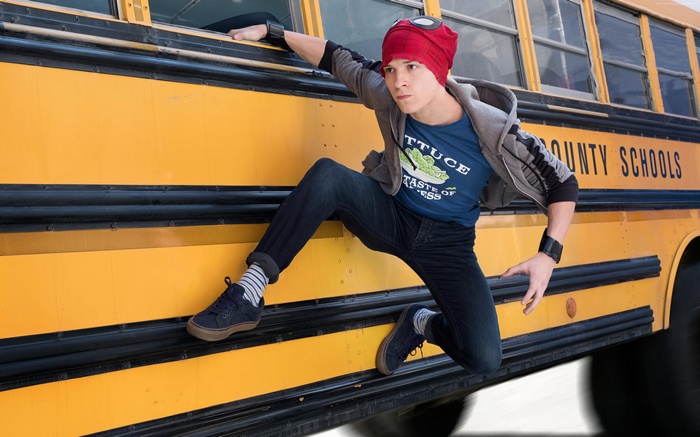 Spider-Man from Avengers: Infinity War on a school bus