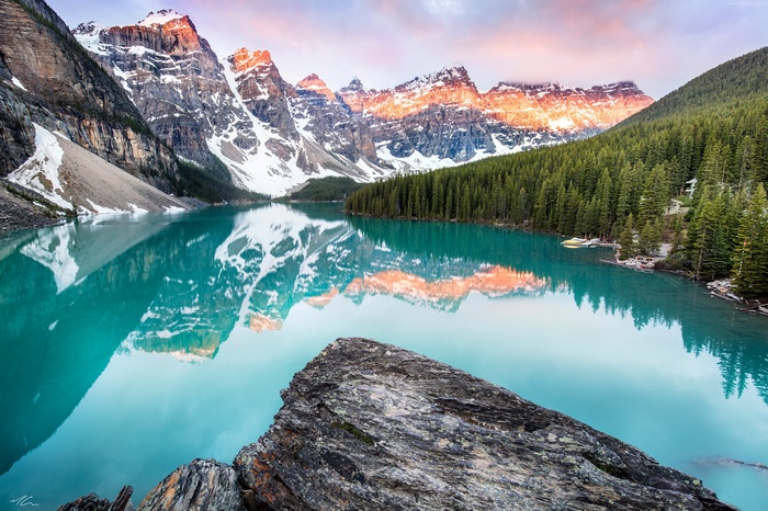 Moraine Lake and Mountains in Banff, Canada 4K