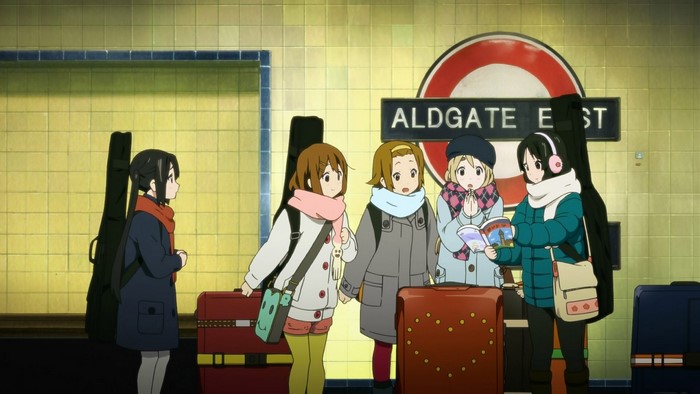 K-On! girls at Aldgate East station