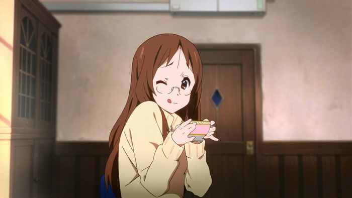 Sawako Yamanaka from K-ON! holding a teacup