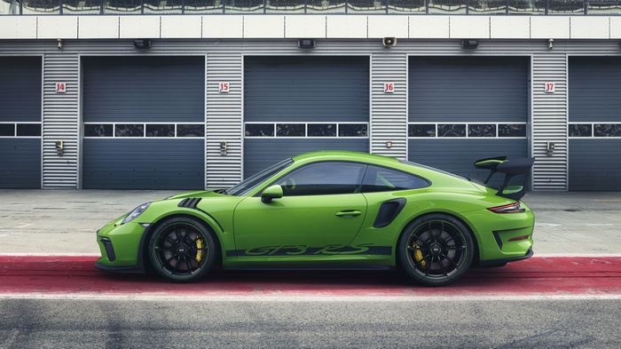 Green Porsche 911 GT3 RS 4K