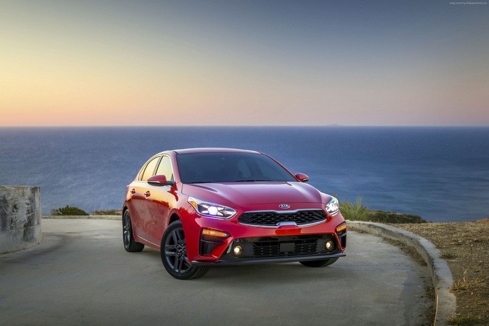 Red Kia Forte 4K