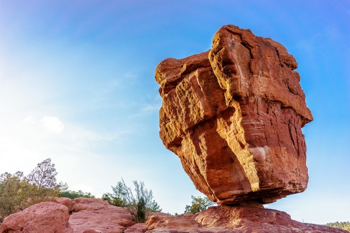 Balanced Rock formation in Garden of the Gods, Colorado