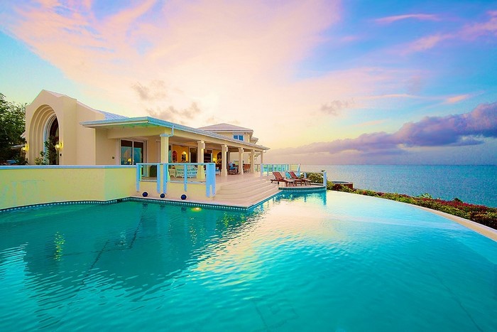 Luxury Villa with Infinity Pool Overlooking the Caribbean Sea