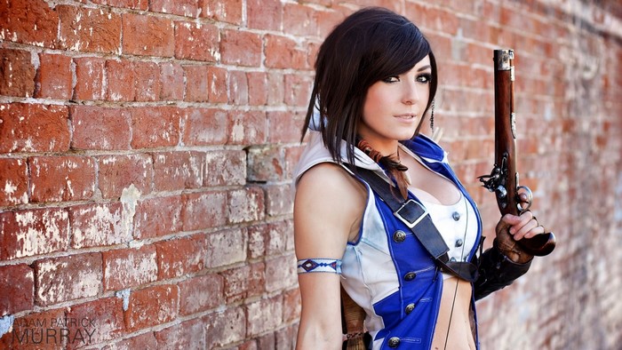 Jessica Nigri cosplay with flintlock pistol