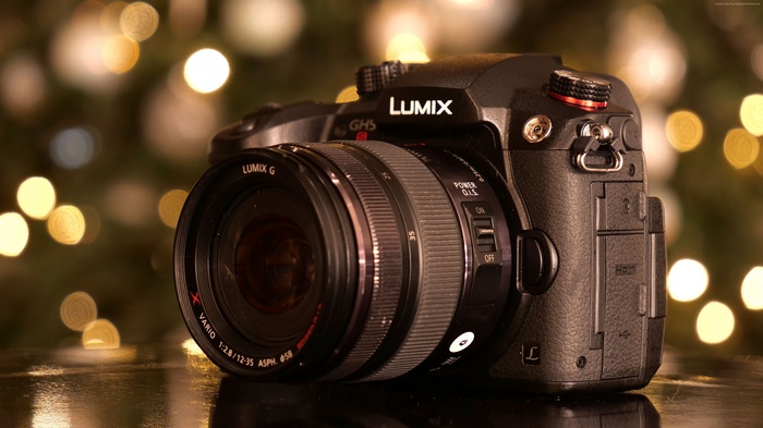 Panasonic Lumix GH5 Camera with Vario Lens