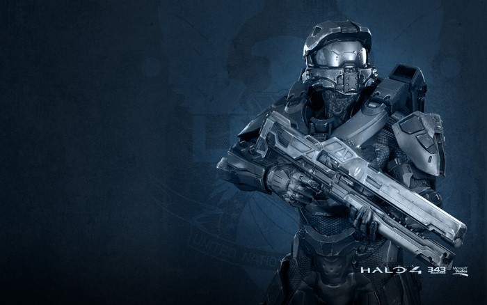 Master Chief from Halo 4 holding a weapon