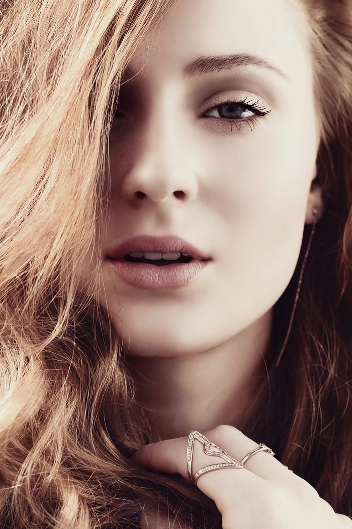 Sophie Turner close up portrait