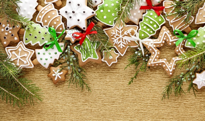 Christmas gingerbread cookies with pine branches