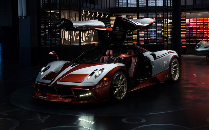 4K Pagani Huayra Lampo with doors open