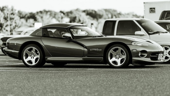 Dodge Viper RT 10 parked next to a truck