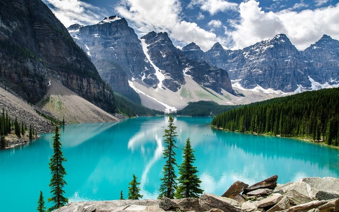 Moraine Lake in Banff National Park, Canada