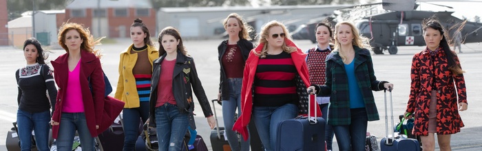 Pitch Perfect 3 Cast with Luggage