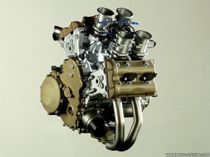 Ducati motorcycle engine with carburetors