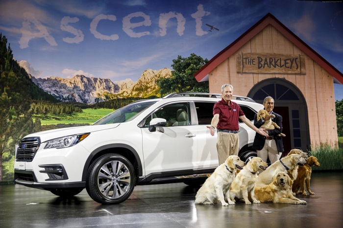 Subaru Ascent with dogs and owners