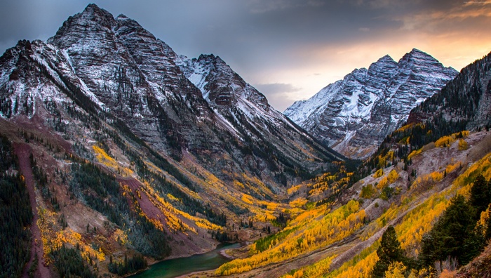 Maroon Bells mountains in autumn with snow
