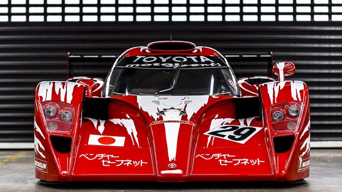 Toyota GT-One TS020 Race Car