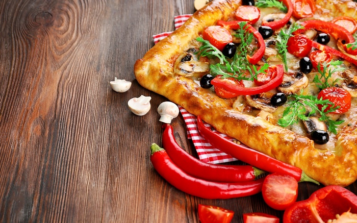 4K Pizza with Peppers and Mushrooms