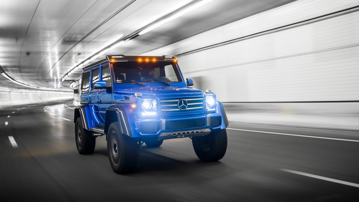 4K Mercedes-Benz G Class G 500 driving in tunnel