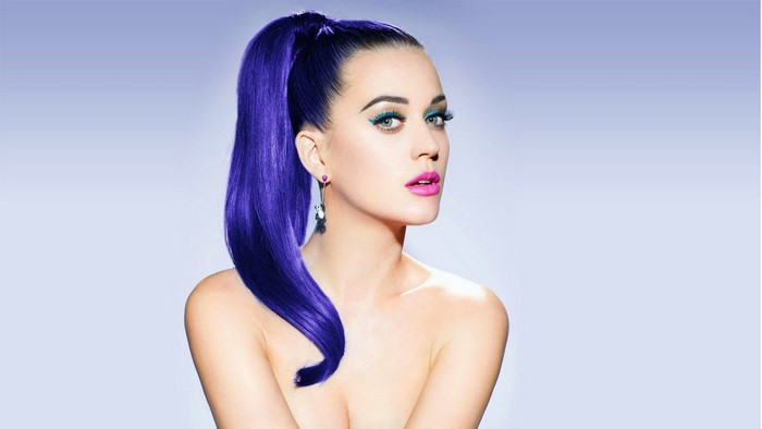 Katy Perry with blue hair and pink lips