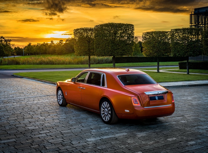 Rolls Royce Phantom EWB 4K