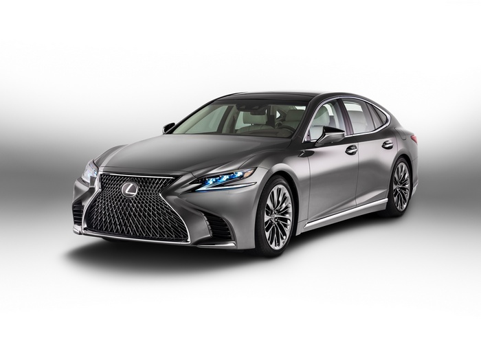 4K 2018 Lexus LS 500