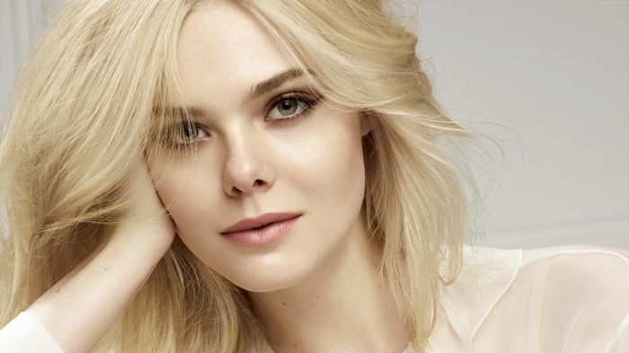 Portrait of Elle Fanning