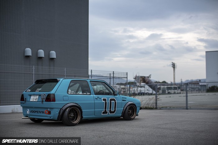 Blue Volkswagen Golf Mk2 with number 10