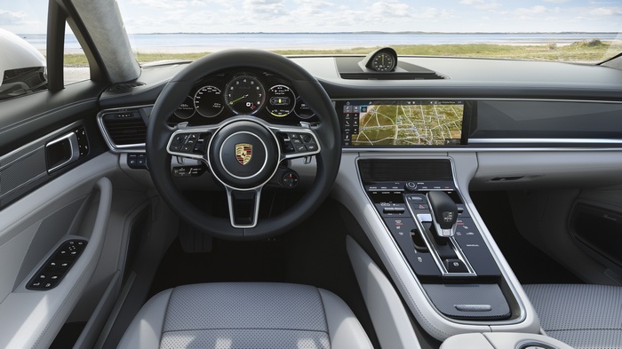 Porsche Panamera Turbo S E-Hybrid Sport Turismo interior 4K