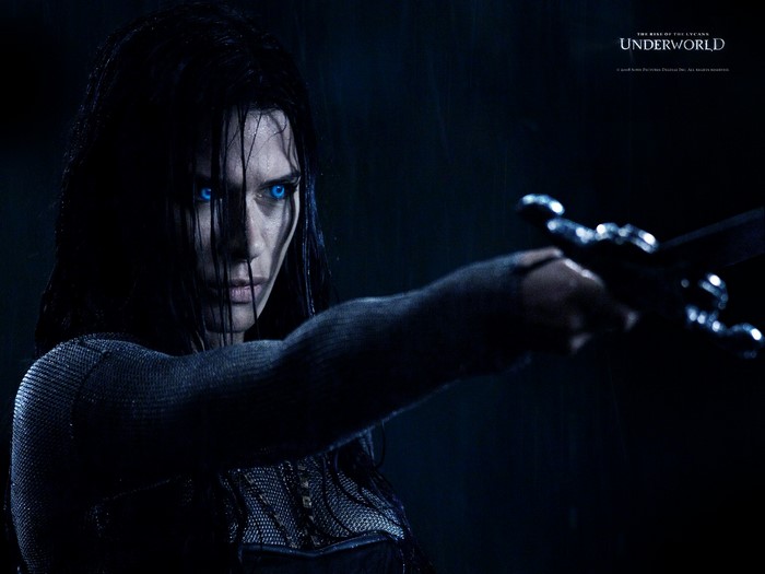 Selene from Underworld: Rise of the Lycans with a sword