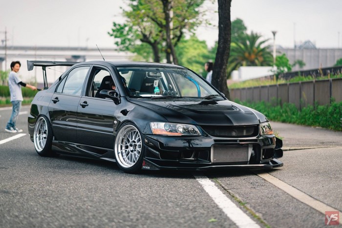 Black Mitsubishi Lancer Evolution IX modified sports car