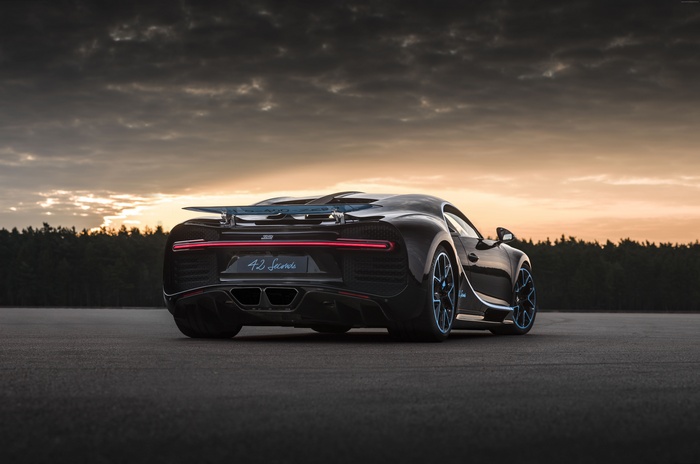 Bugatti Chiron "42 Seconds" hypercar rear view
