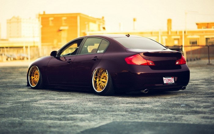 Customized Infiniti G35 Sedan with Gold Wheels