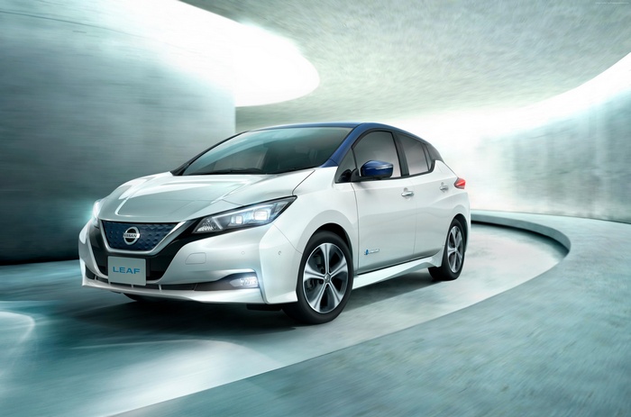 4K Nissan Leaf electric car