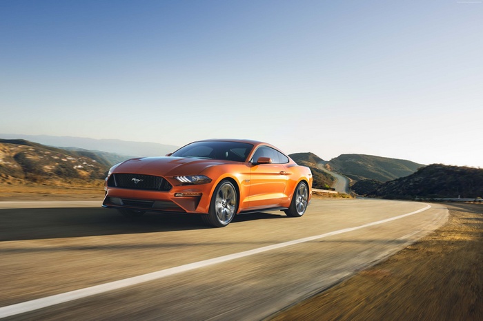 Orange 2018 Ford Mustang 4K