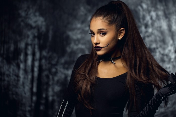 The Video On Screen Is Of Ariana Grande With Long Hair Background, Ariana  Grande Black And White Picture Background Image And Wallpaper for Free  Download