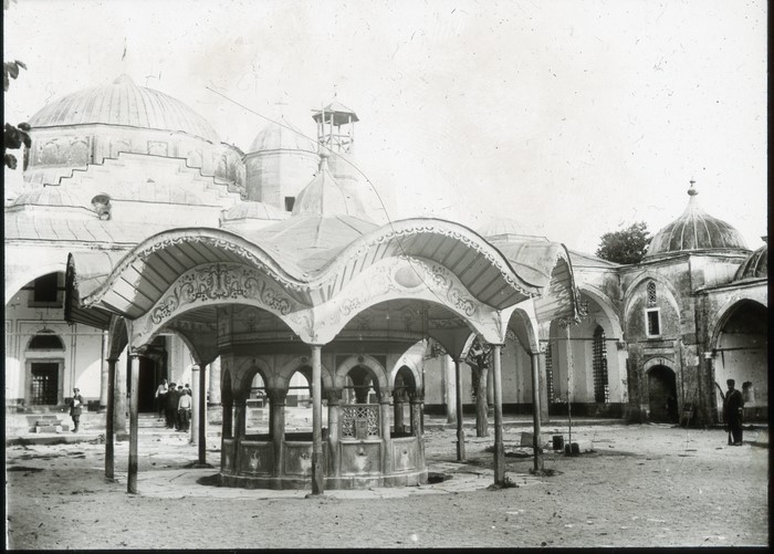 Sokollu Camii courtyard with fountain, Luleburgaz