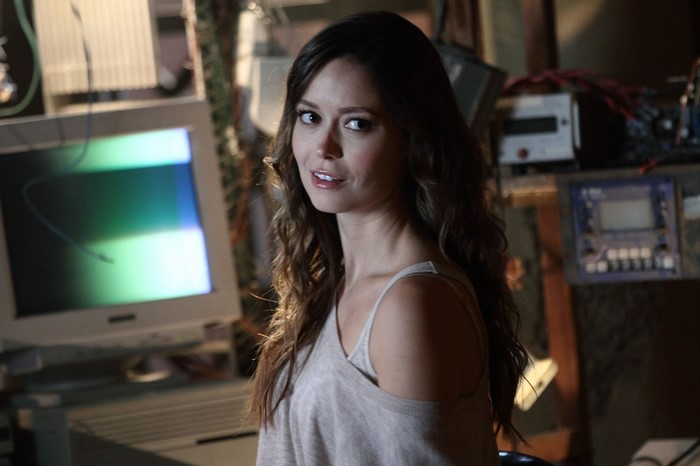 Summer Glau in a science fiction setting
