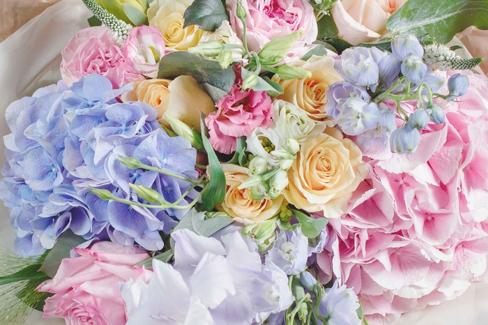Bouquet of pastel flowers