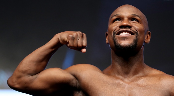 Floyd Mayweather flexing in 4K