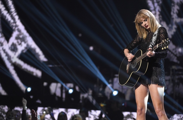 Taylor Swift at MTV Video Music Awards 2017