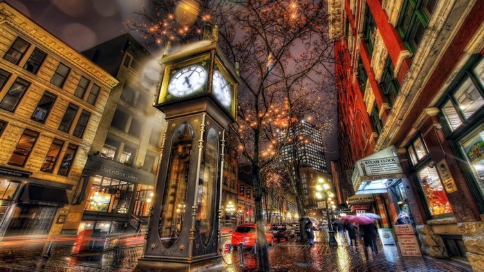 Gastown Steam Clock at night in Vancouver